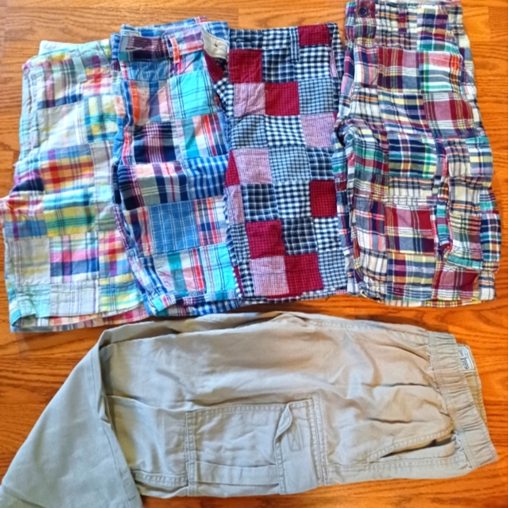 Boys size 12 plaid cargo shorts